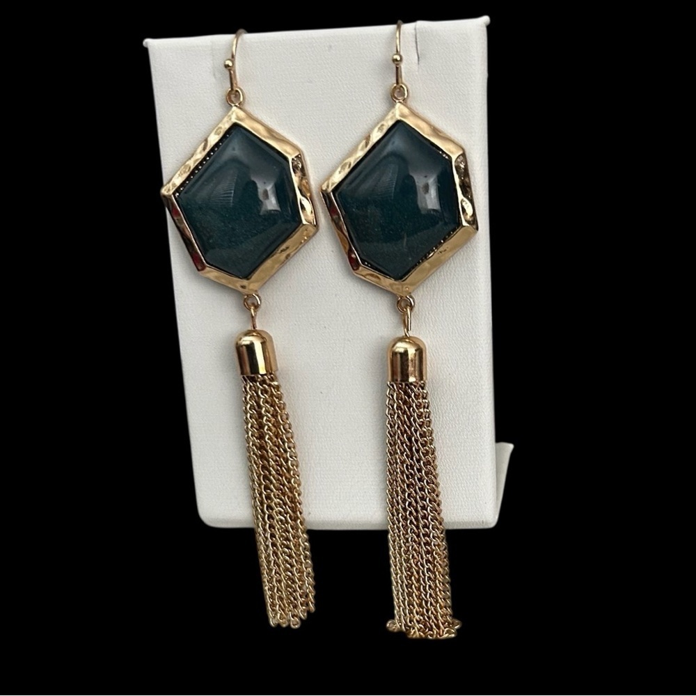 MIA Drop Dangle Earrings Multi Color Fashion Jewelry
New Never Worn
No Flaws